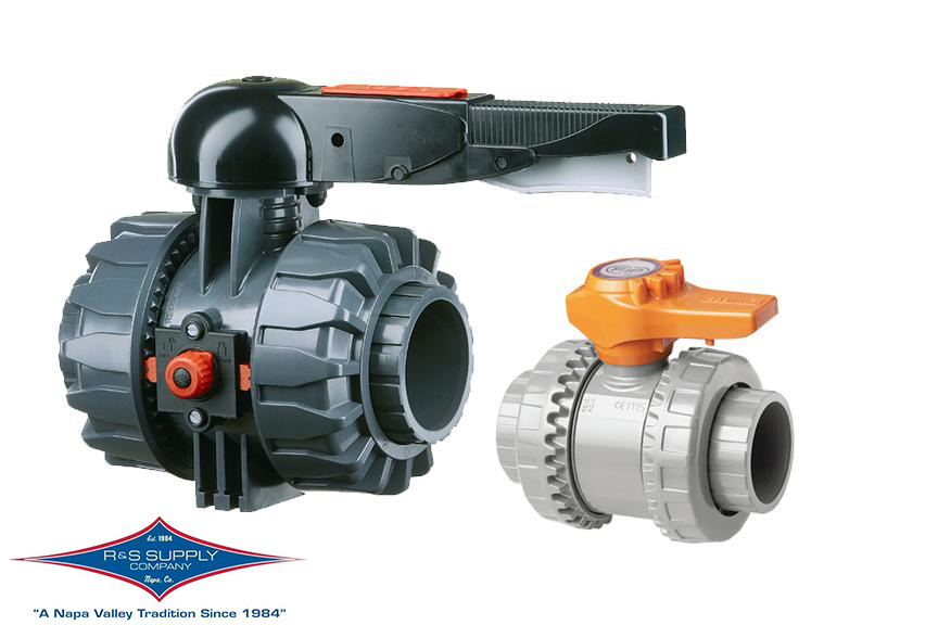 Comparison of ball and butterfly valve designs used on industrial IBC totes.
